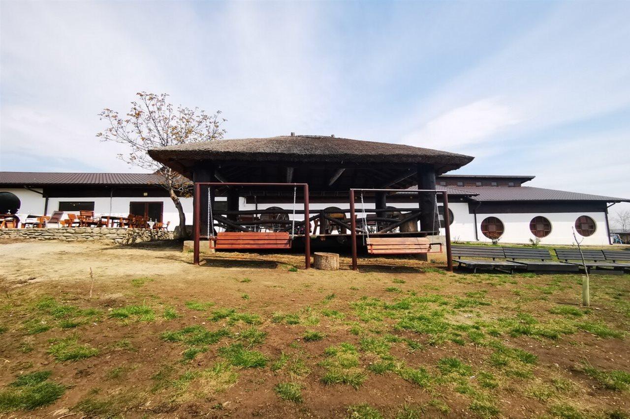 Ferma Dacilor Hotel Tohani Exterior photo
